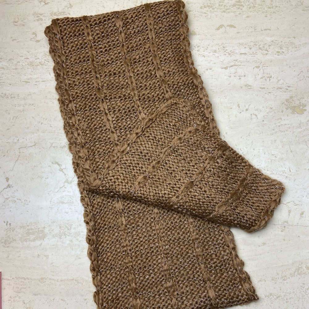 3 for 35❗️ Caramel Scarf w/ Metallic detail NWT 🤩